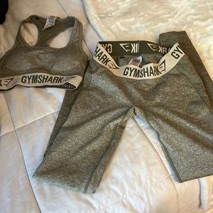 Gymshark green marl contour set. XS bra / S pants